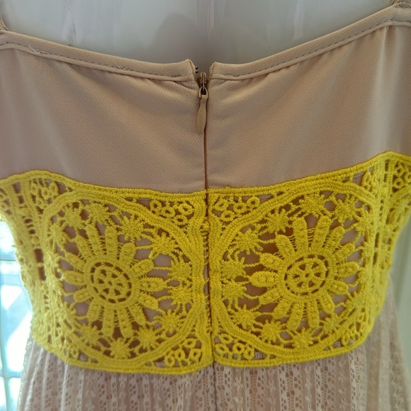 Foxiedox Mia Two-Tone Yellow & Ecru Lacey Crochet Detail Maxi Dress Size Large - Picture 12 of 15